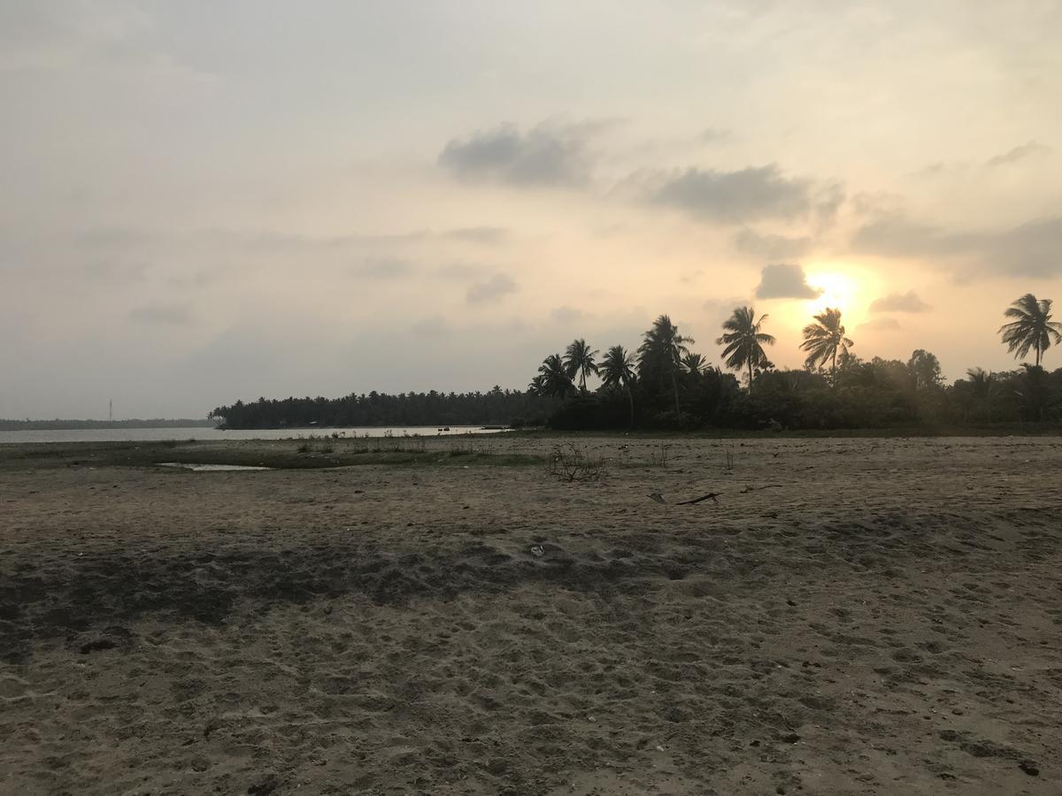 Reef Pasikudah Hotel Nachivantivu Екстериор снимка